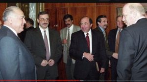 Откуда взялись олигархи в России девяностых? [Другие 90-е]  Видео