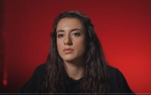 Неонацисты в России: почему российские подростки идут в наци-скинхеды | Би-би-си объясняет  Видео