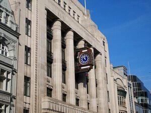 Замечательная статья Алистера Хита, британского журналиста и ныне редактора The Daily Telegraph:  Видео