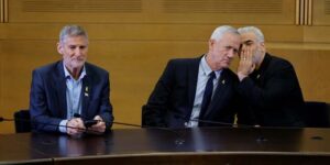 Айзенкот и Ганц, Либерман, Лапид и Беннет. Политический паззл Бен Каспит, Walla!  14:30  21-й начальник Генштаба ЦАХАЛа с грустью попрощался