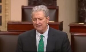 "Нужно Перекрыть Путину Кислород"! План Сенатора Кеннеди по Принуждению путина к Миру в Украине  Видео