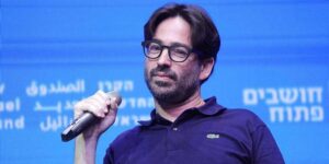 Фирма бывшего советника Нетаниягу заработала миллионы за рубежом — и оказалась в центре расследований