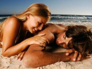 В пляжном песке обитают опасные бактерии