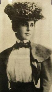 Маргари́та Кири́лловна Моро́зова, до замужества Ма́монтова