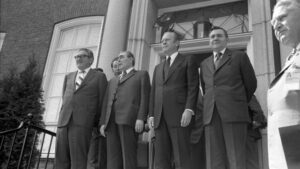 Пятьдесят лет Хельсинскому акту: договор о правах человека, который не защитил ни права, ни человека