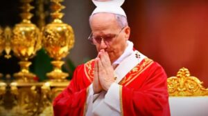 12 РЕФОРМ, КОТОРЫЕ ВАС ПОТРЯСУТ! ПАПА ЛЕВ XIV ТОЛЬКО ЧТО НАВСЕГДА ИЗМЕНИЛ КАТОЛИЧЕСКУЮ ЦЕРКОВЬ!  Видео