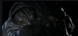 Мальчик заводит дружбу с динозавром  Видео