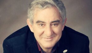 Михаил Казиник: «Забирать у детей детство, чтобы сообщать им кучу информации, – это преступно»