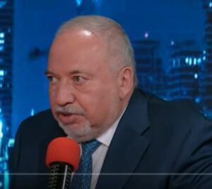 Авигдор Либерман: ЦАХАЛ должен уйти из Газы и передать сектор умеренным арабским странам / От редакции/  Видео