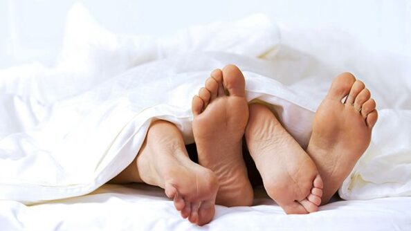 Сон в носках улучшает качество секса