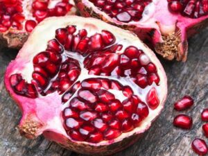 Ученые рассказали, какой осенний фрукт самый полезный