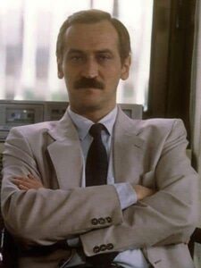 — Пред Родиной, конечно, неудобно…