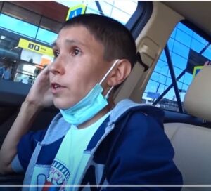 Я НЕ СТАРЕЮ С 13 ЛЕТ, МНЕ 32 ГОДА.Невероятная история парня  Видео