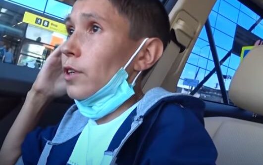 Я НЕ СТАРЕЮ С 13 ЛЕТ, МНЕ 32 ГОДА.Невероятная история парня  Видео