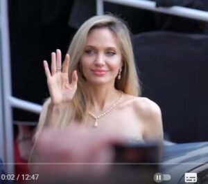 Анджелина Джоли ОТМЕЧАЕТ 50-летие. "Сюрприз" от сына. Планы на будущее. Что раньше дарил Брэд Питт  Видео