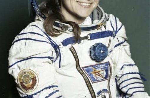 «Я не просто видела пустоту. Я чувствовала, что меня видят. Я не одна была там. Космос — это не пустота. Это взгляд».