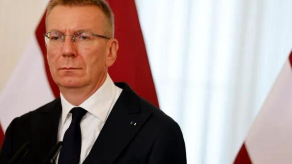 Президент Латвии ответил Меркель: Да, есть разные мнения, и они были всегда  /От редакции/