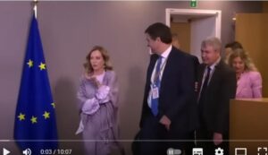 Италия закрывает границы — ЕС в панике!  Видео