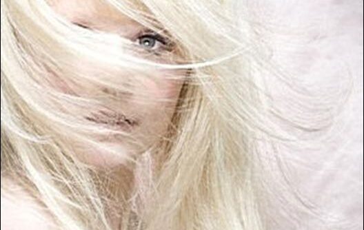 Быть блондинкой…