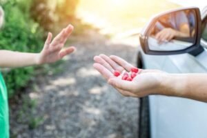 Как вести себя с незнакомцем: 8 вещей, о которых каждый родитель должен рассказать своему ребенку