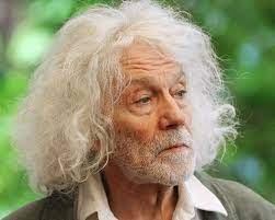 Почему «добрый сказочник» Александр Леньков сам шил одежду для жены и дочери