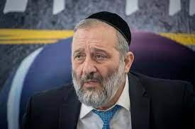 Откуда деньги? Зять Дери скупал недвижимость в Тель-Авиве, живя на социальное пособие /От редакции/