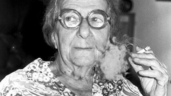 ГОЛДА МЕИР -. УМЕТЬ ПЛАКАТЬ С ПЕРЕПОЛНЕННЫМ СЕРДЦЕМ И СМЕЯТЬСЯ…