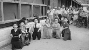 Семья Овиц: музыканты-карлики, пережившие Освенцим