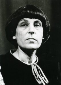 Я с гениями водку не пила…