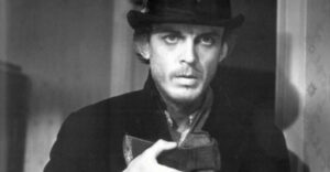 — Пап, можно я с твоей каpточки сниму 99 баксов? За книжку надо заплатить…