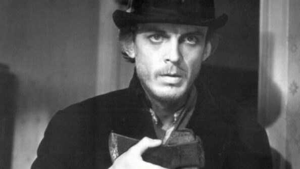 — Пап, можно я с твоей каpточки сниму 99 баксов? За книжку надо заплатить…